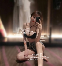 F奶沙沙  喜歡打扮的很性感